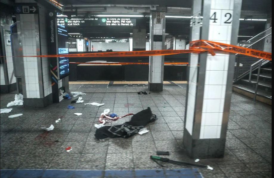 Machete Attack at Grand Central Leaves 3 Injured Before Police Fatally Shoot Suspect